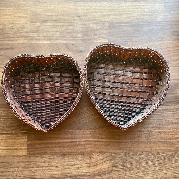 Heart Shaped Wicker Catch all Trays / Baskets 2pc. - Picture 2 of 7